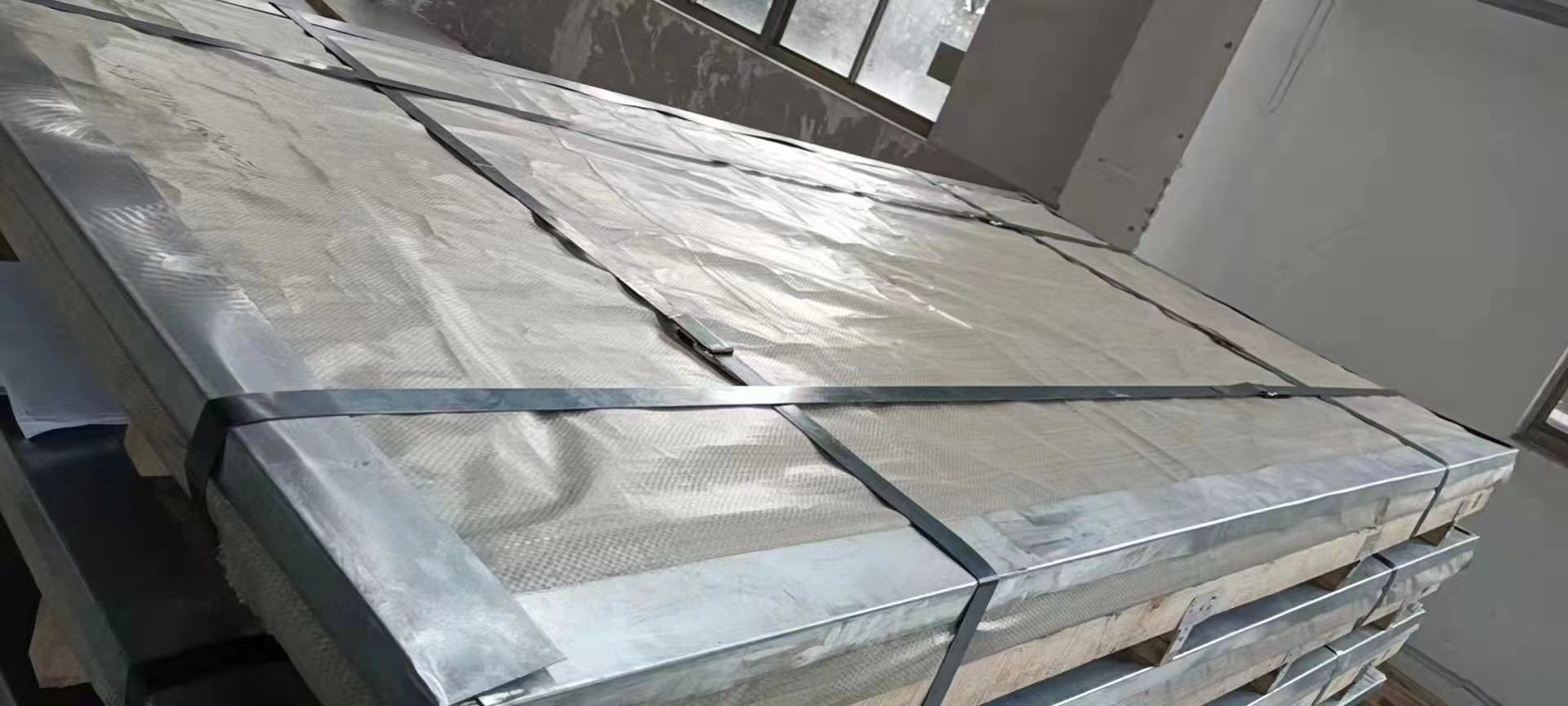 Stainless steel plate